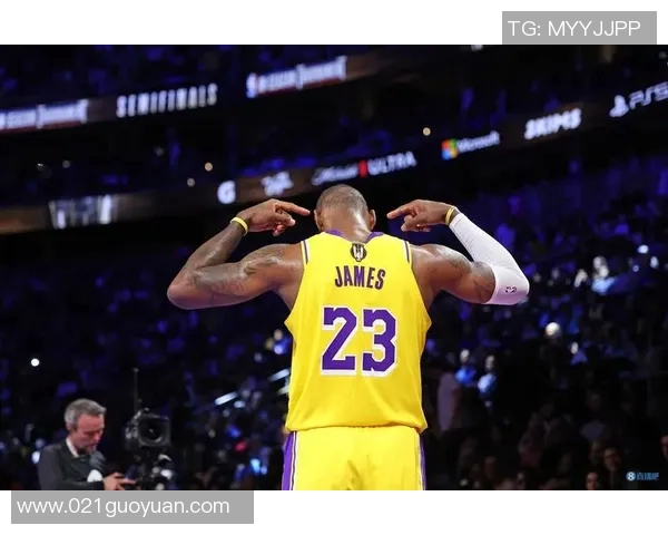 足球明星们齐聚观看詹姆斯比赛的精彩瞬间与感悟